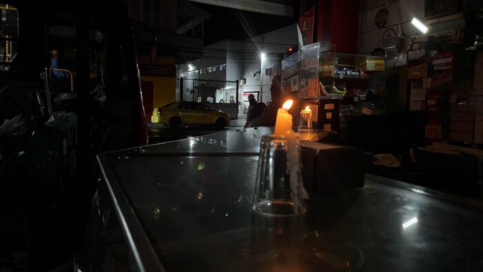 Padaria da região central improvisa para continuar funcionamento mesmo com a falta de energia