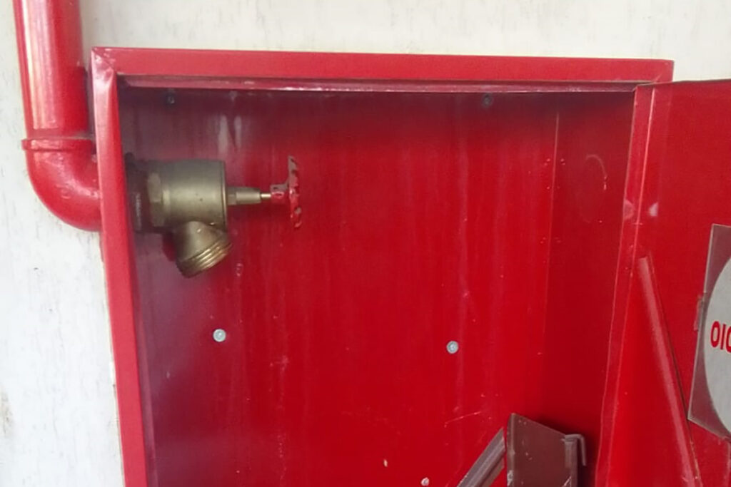 Homem é preso suspeito de furtar equipamentos de combate a incêndio 1 MangueiraDivulgacaoPCMG