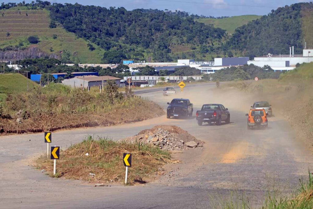 Início da AMG-3085 causa confusão entre motoristas e riscos de acidentes 4 RODOVIA ESTADUAL AMG 3085 FOTO LEONARDO COSTA 3