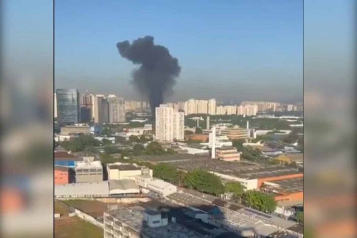 Avião cai sobre ônibus em São Paulo e deixa advogado e piloto mortos 1 aviao cai sobre onibus sao paulo foto redes sociais