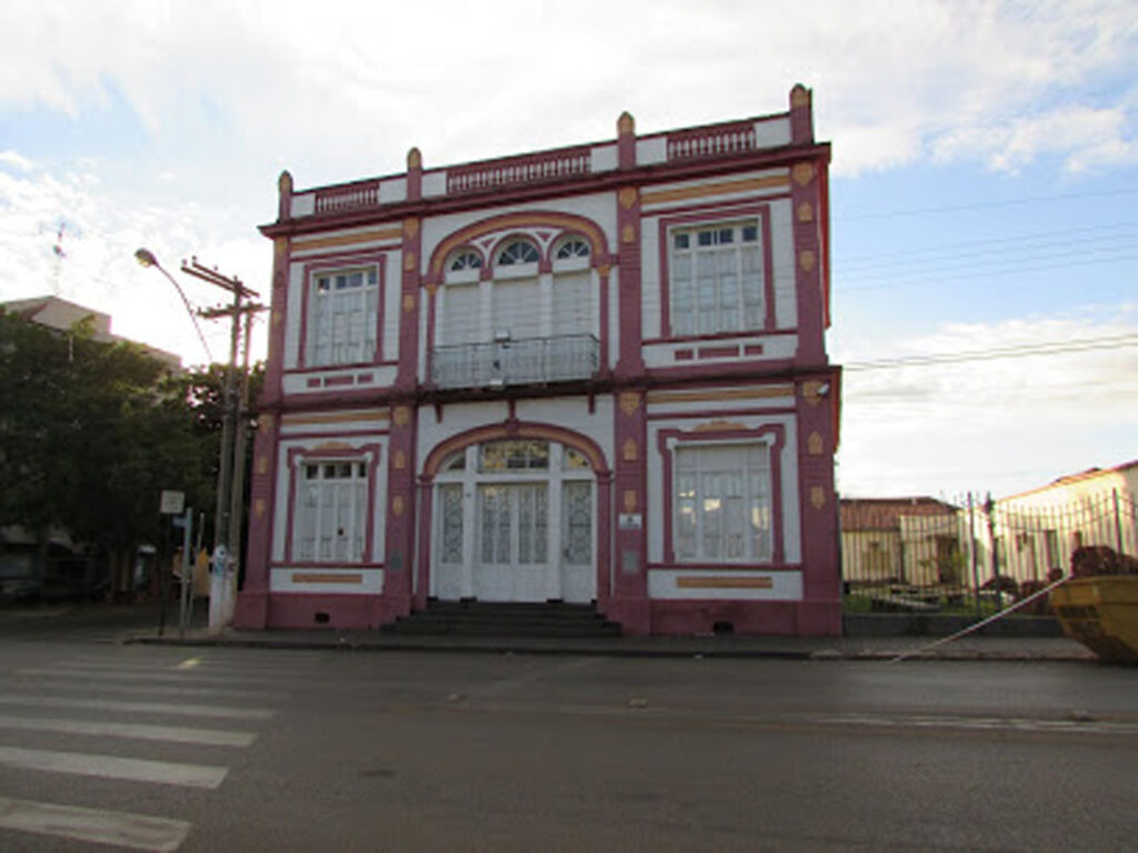 Prefeitura de Monte Carmelo divulga concurso público com 131 vagas 1 concurso publico monte carmelo