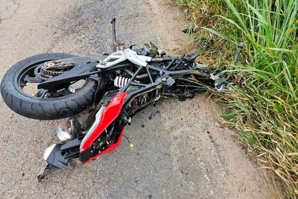 Internações por acidentes de moto custaram R$ 233 milhões em 2024 1 Motociclista morre após colidir com carro em Piau