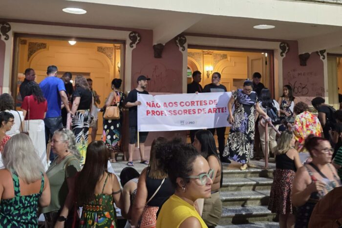 Professores municipais anunciam paralisação no dia 18 1 Servidores da educação municipal marcam paralisação para 18 de fevereiro