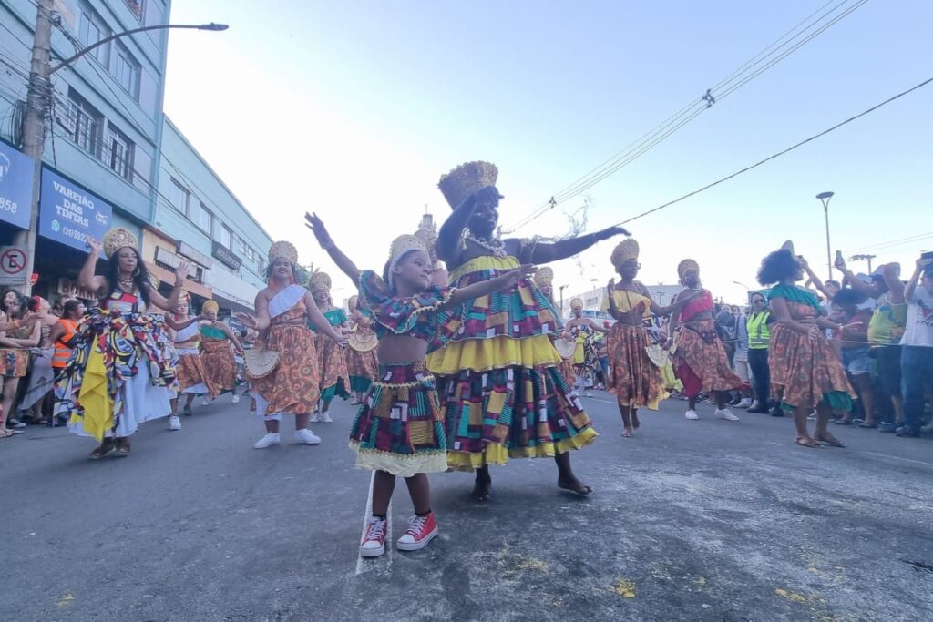 AO VIVO NA ANTENA 1: cultura, música em "Uma Dose de Xote", Carnaval 2026, exposição às telas nas férias e mais: acompanhe o Tribuna no Ar 1 pre carnaval jf bloco muvuka foto leonardo costa 32