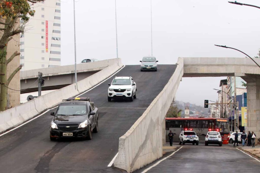 Morre motociclista que sofreu queda de 10 metros no Viaduto Roza Cabinda 1 motociclista
