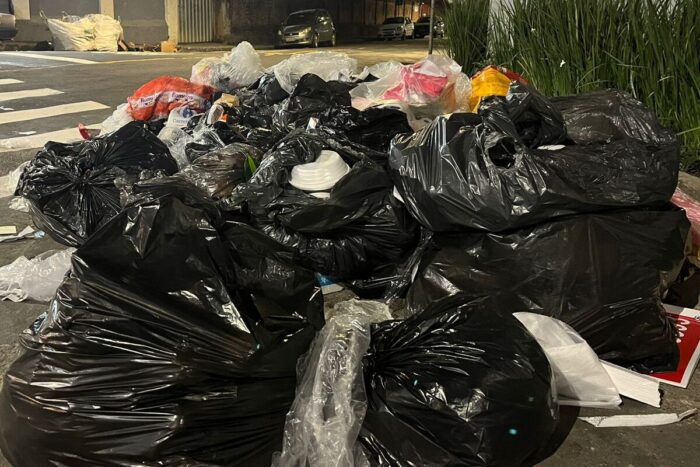 Acúmulo de lixo aumenta proliferação de insetos e dificulta passagem de pedestres na Zona Sul 1 vu sao matues