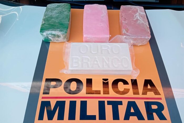 Motociclista é preso com quase 5 quilos de crack e cocaína na MG-285 1 Motociclista é preso com quase 5 quilos de crack e cocaína na MG-285