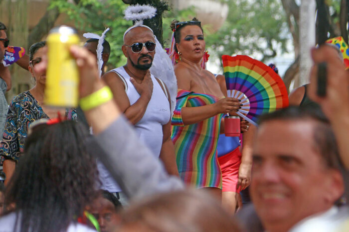 Público sente a ‘presença’ de Zé Kodak em desfile da Banda Daki 6 DAKI 004