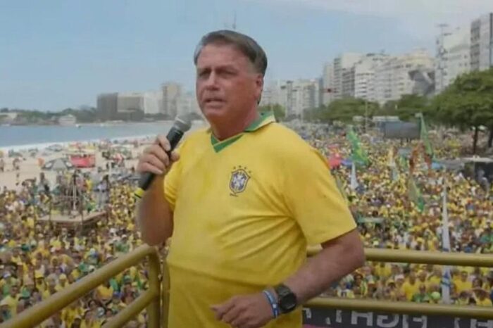 52% dos brasileiros dizem que Bolsonaro deve ir para a cadeia por tentativa de golpe, diz Datafolha 1 Jair Bolsonaro ato anistia ja foto reproducao youtube silas malafaia