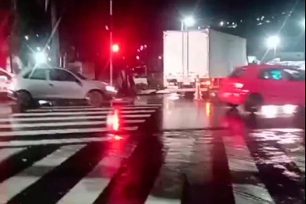 Mulher com deficiência morre atropelada por carro e caminhão 1 atropelamento benjamin av brasil reproducao redes sociais