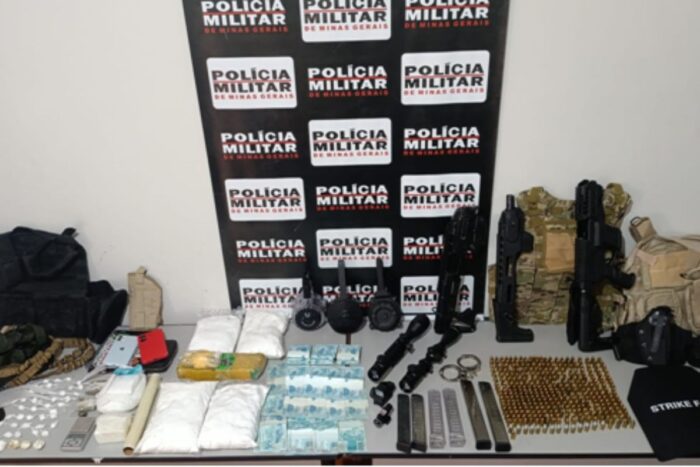 Mãe e filho são presos sob suspeita de tráfico de drogas e posse ilegal de armas 1 Mãe e filho são presos por tráfico de drogas e posse ilegal de armas