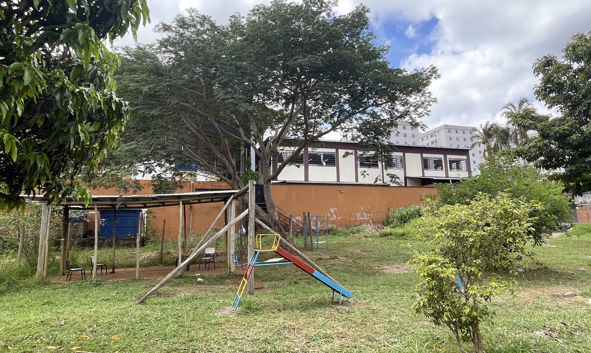 Comunidade escolar reivindica manutenção de área verde usada para atividades educativas 2 escola area verde