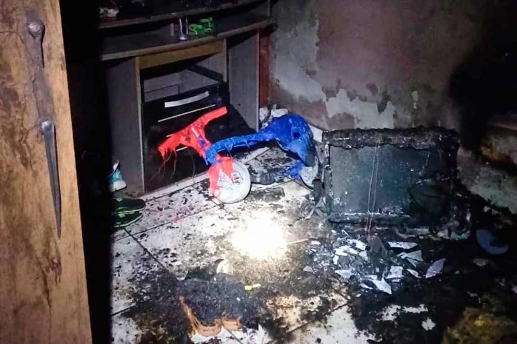 Mulher é suspeita de iniciar incêndio durante atrito familiar 3 incendio miguel marinho foto bombeiros dest