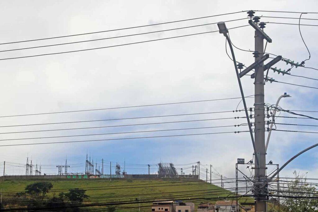'Gato' na luz: Juiz de Fora responde por 75% das irregularidades encontradas pela Cemig na Zona da Mata 1 rede eletrica cemig foto leonardo costa