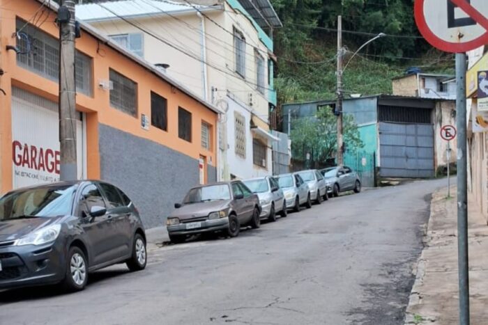 Mão dupla: moradores da Região Leste enfrentam dificuldades em rua