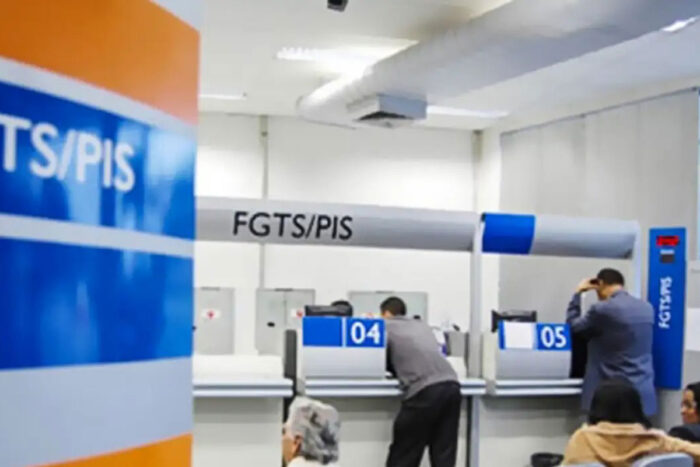 Plataforma permite que 10 milhões de trabalhadores e herdeiros retirem saldo de antigo Fundo PIS/Pasep 3 trabalhadores