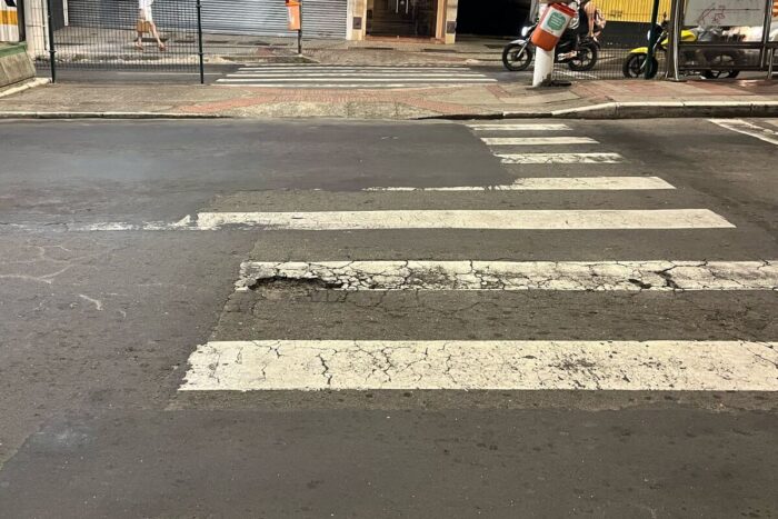 Buracos e falta de sinalização prejudicam trânsito na Avenida Rio Branco 1 vu av rio branco