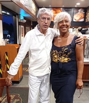 Coluna Cesar Romero – 24 abril de 2025 4 Caetano Veloso e Heloisa Patrocinio Giglia quitandinha com corte