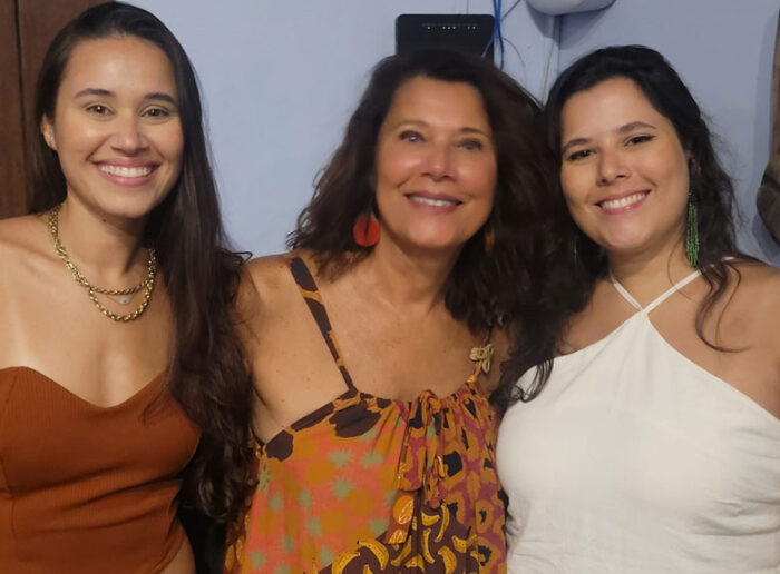 Gabriela Leao Pimenta com a mae Eriane e a irma Alice 070425 Giglia 1