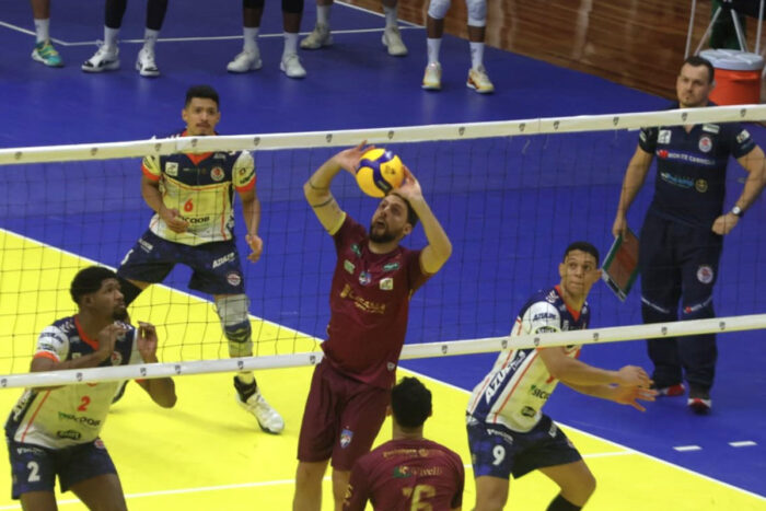 JF Vôlei perde para o Monte Carmelo no tie-break e é vice-campeão da Superliga B 3 JF VOLEI LEONARDO COSTA 02 editada