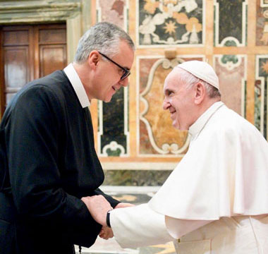 Coluna Cesar Romero – 23 abril de 2025 2 Padre Carlos Viol e o Papa Francisco 220425 CR 2