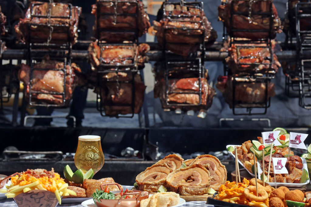 Torresmofest: com 30 restaurantes e mais de 100 bicos de chopp, evento tem expectativa de até 15 toneladas de carne suína consumidas 2 torresmofest