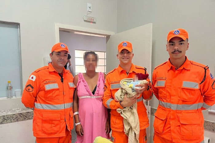 Corpo de Bombeiros realiza parto dentro de viatura em Barbacena 1 Corpo de Bombeiros realizam parto em viatura em Barbacena