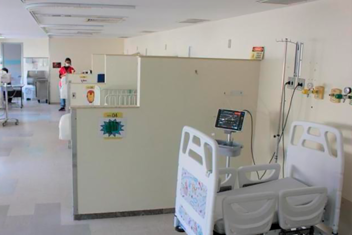 A capital do estado, Belo Horizonte, decretou estado de emergência após aumento de atendimentos a doenças respiratórias, nesta quarta-feira (30). A medida publicada no Diário Oficial do Município (DOM) desta quarta e assinada pelo prefeito Álvaro Damião (União Brasil) tem validade inicial de 180 dias. 