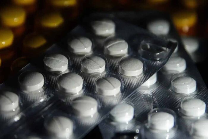 médicos farmacêuticos