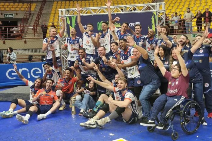 JF Vôlei perde para o Monte Carmelo no tie-break e é vice-campeão da Superliga B 6 monte carmelo campeao by leo editada