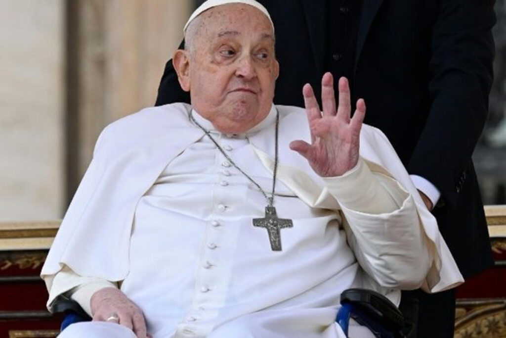 Papa Francisco: derrame teria causado morte do pontífice, diz jornal italiano 1 papa by vatican media editada