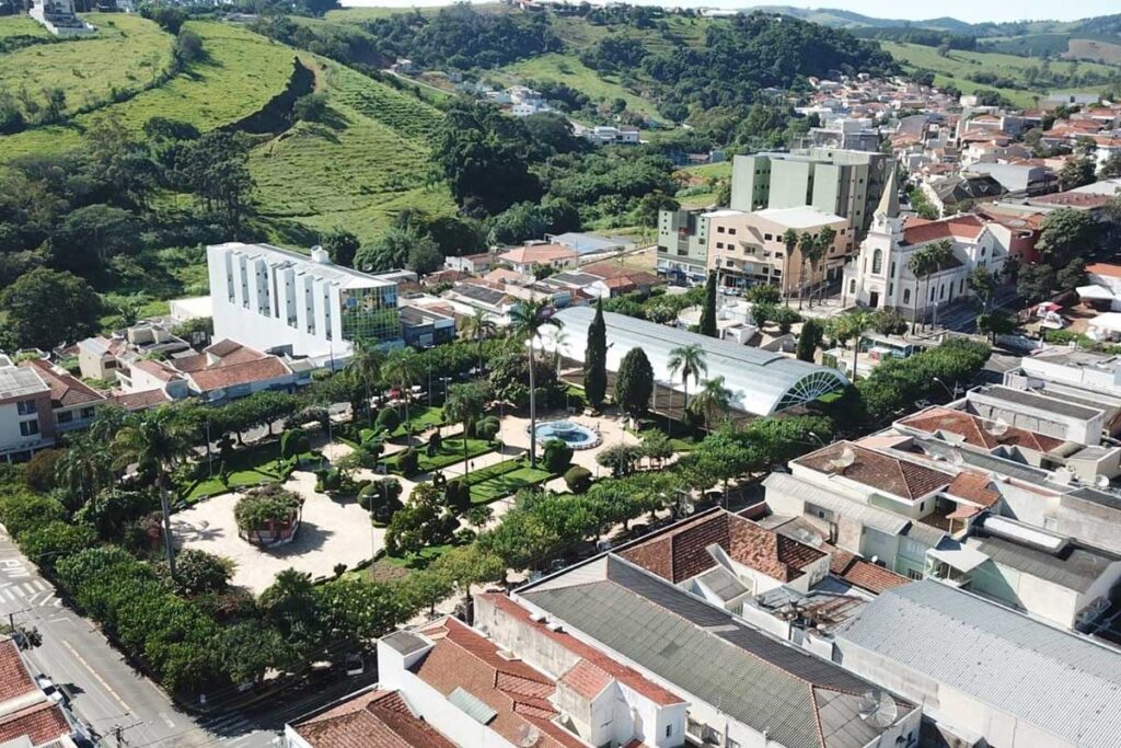 Últimos dias de inscrição para participar de processo seletivo para oficial e professor que oferece salários de até R$ 4 mil 1 Monte Sião abriu seleção para cadastro reserva nos cargos de oficial e professor, com salários de até R$ 4.097,20 e inscrições até 7 de abril.