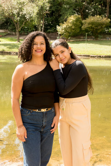Coluna Cesar Romero – 11 e 12 de maio de 2025 17 18 Daniela Maia com sua filha Maria Antonia
