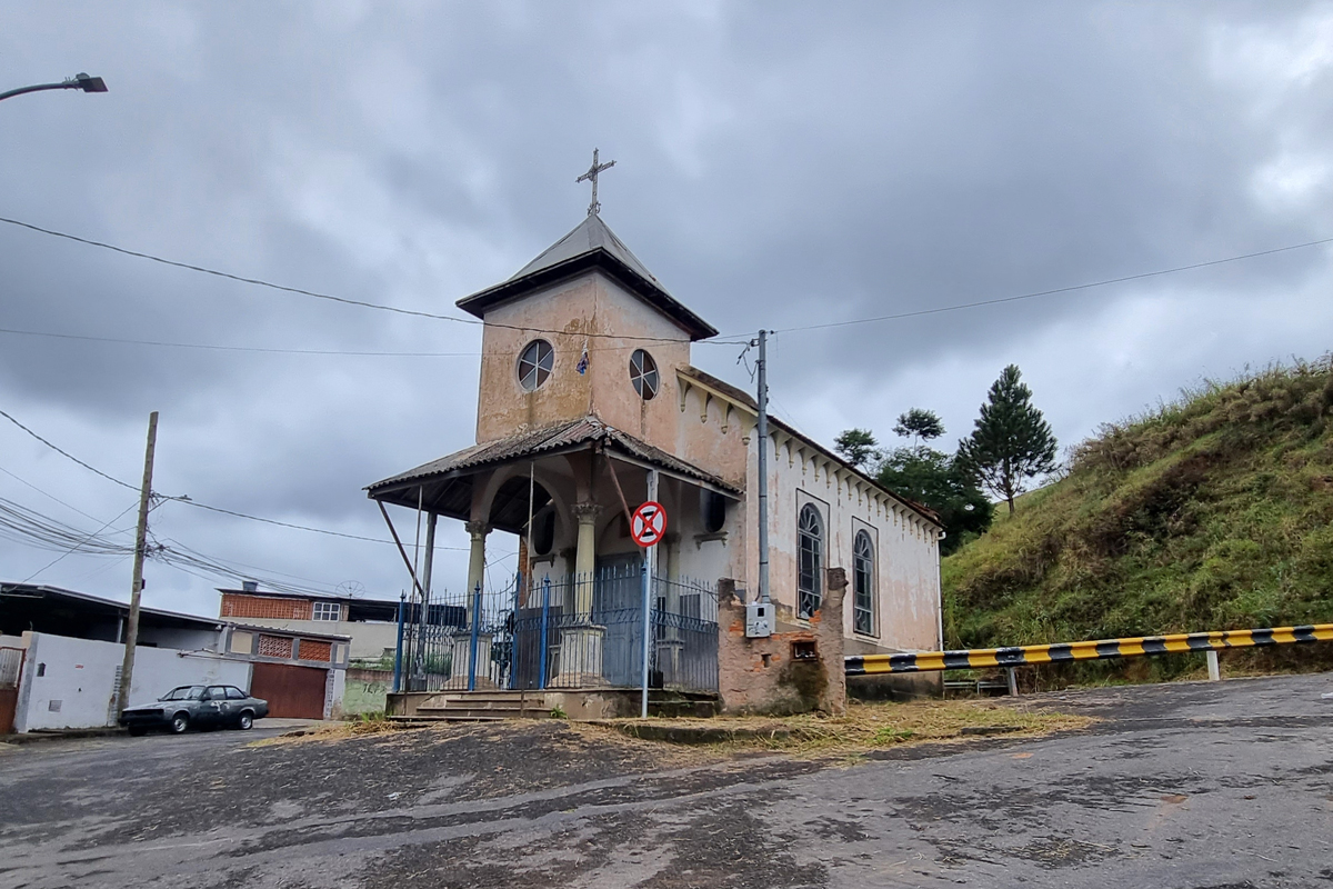 Moradores denunciam deterioração da Capela Santa Teresinha 4 CAPELA DE SANTA TEREZINHA FOTO LEONARDO COSTA 15
