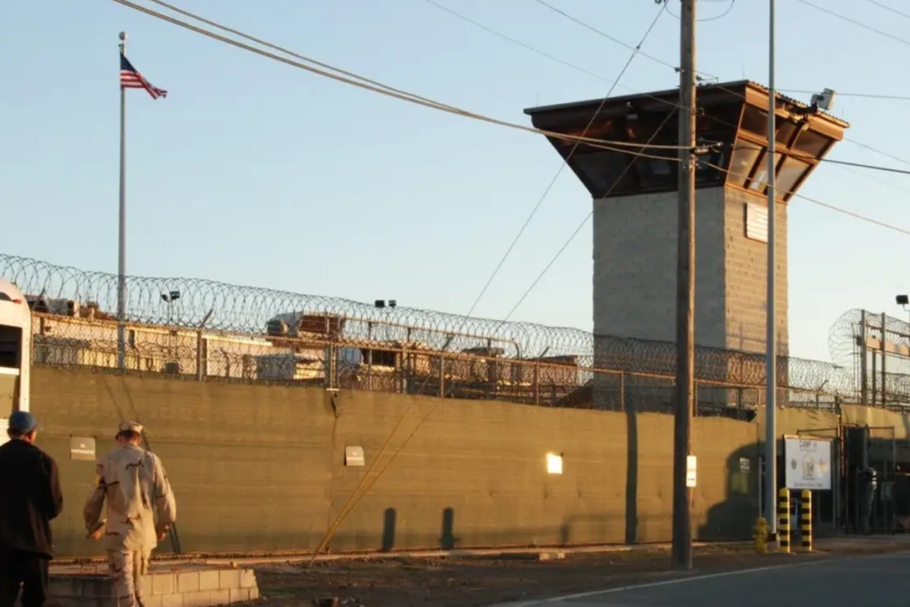 Brasileira trans é detida e mantida em ala masculina da prisão de Guantánamo 1 Design sem nome 12