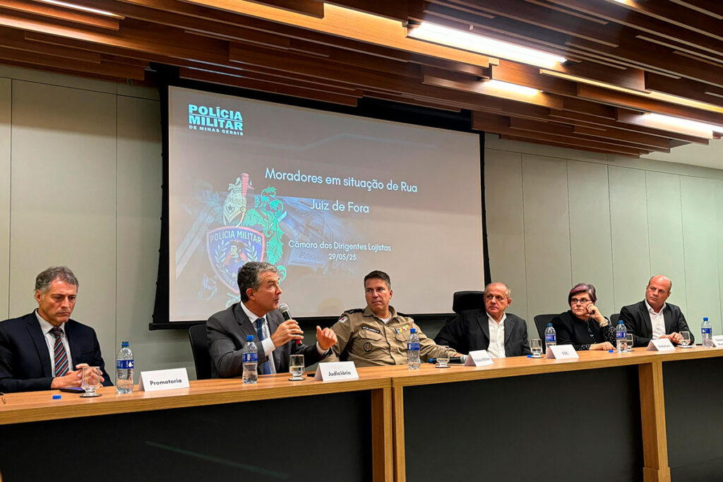 Crescimento da população em situação de rua é debatido em Juiz de Fora 1 Evento reúne autoridades, comerciantes e associações para debater crescimento da população em situação de rua em JF