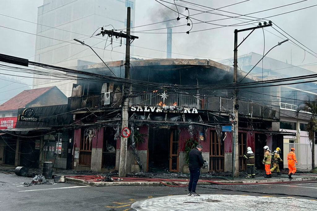 Restaurante Salvaterra operava sem alvará do Corpo de Bombeiros, diz corporação