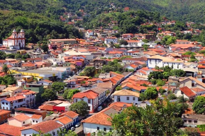 Cidade mineira é investigada por gripe aviária; Estado descarta 450 toneladas de ovos e outros materiais 1 Cidade mineira é investigada por gripe aviária; Estado descarta 450 toneladas de ovos e outros materiais
