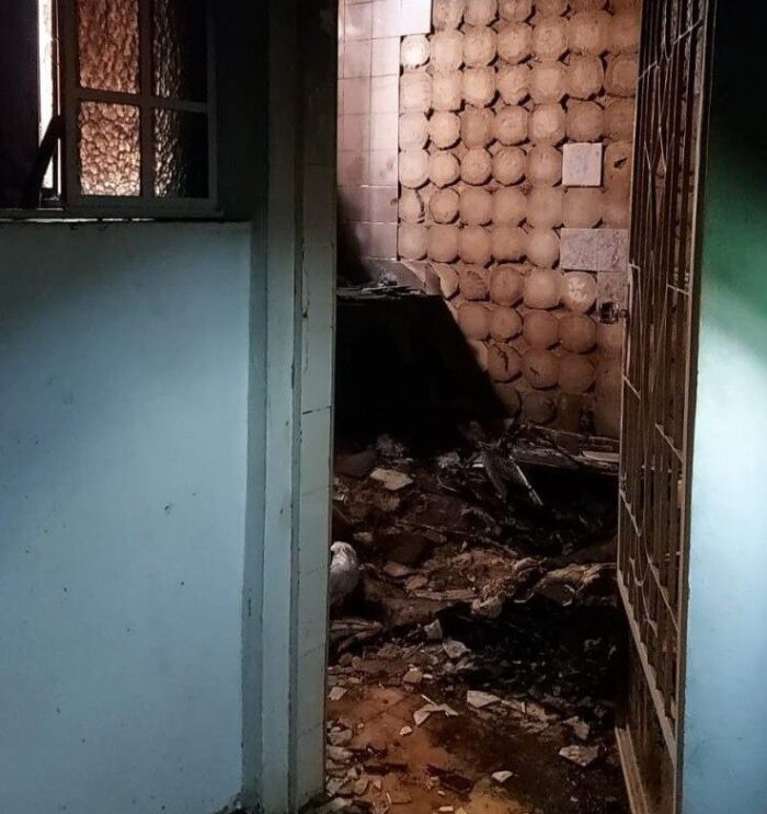 Após agredir mãe e irmã, homem ateia fogo em casa e é preso em flagrante 1 WhatsApp Image 2025 05 05 at 09.20.53