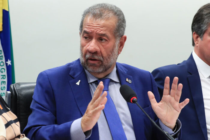 Lupi pede demissão do governo após escândalo no INSS 1 carlos lupi demissão