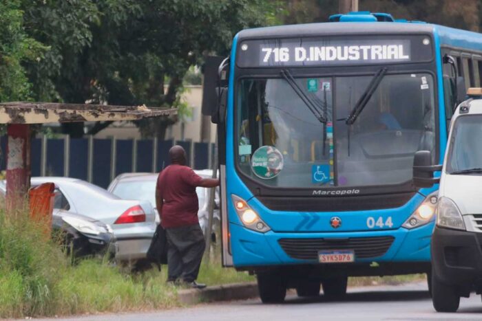 Vereador propõe proibir passageiros em pé em coletivos urbanos na BR-040