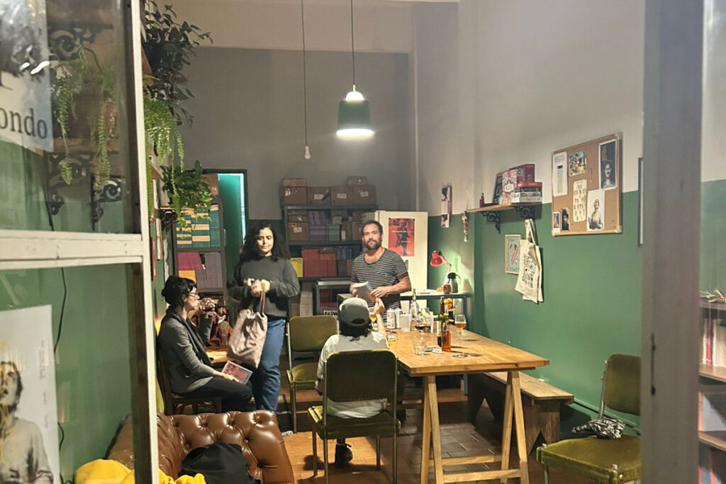 Editora Macondo reabre seu espaço com apresentação de ‘Tatear os destroços depois do acidente’ 3 macondo
