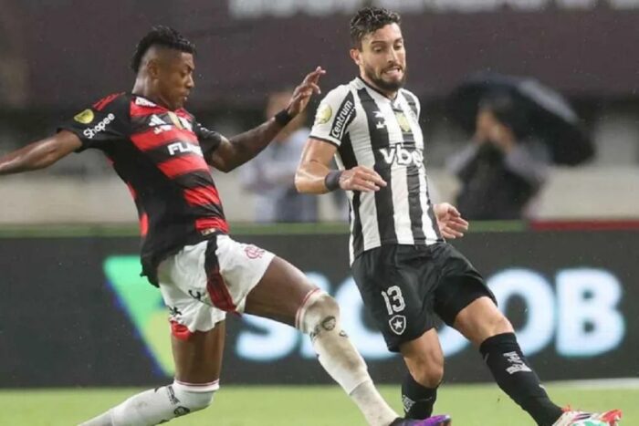 Flamengo x Botafogo: onde assistir, horário e prováveis escalações 1 flamengo x botafogo bruno henrique alex telles foto vitor silva bfr