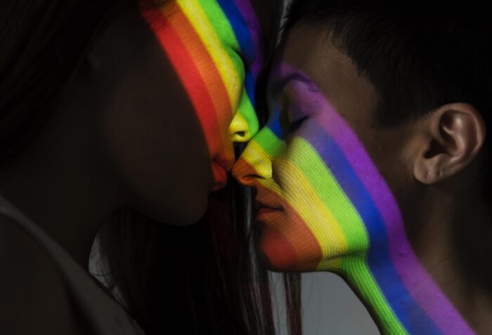 Tribunal de Justiça de Minas Gerais decide em combate a discriminação por homofobia 1 foto expulsao aluna faculdade 1
