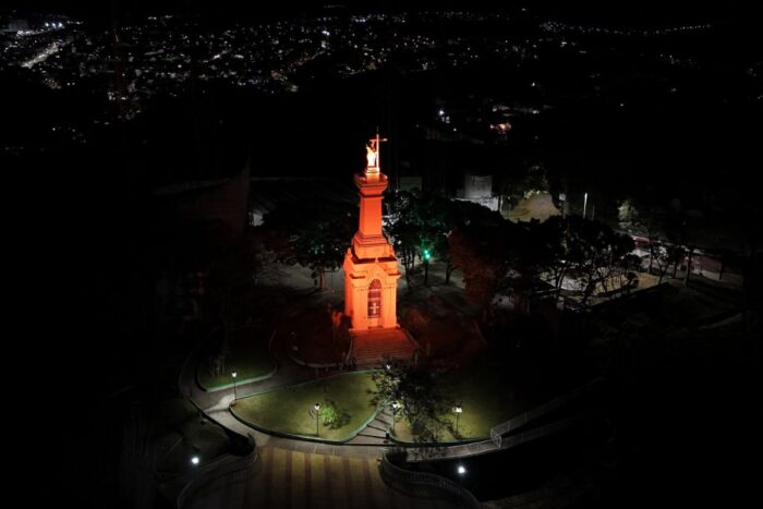 Pontos históricos recebem iluminação por campanhas em maio 1 Pontos históricos recebem iluminação por campanhas em maio