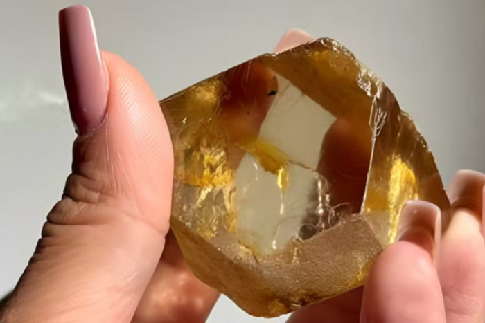 Avaliado em R$16 milhões: segundo maior diamante do Brasil é descoberto em Minas Gerais 1 Design sem nome 13