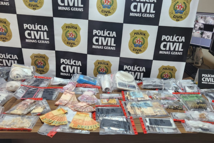 Operação em Viçosa prende suspeitos e apreende drogas, armas e dinheiro 1 Foto Divulgacao PCMG Vicosa Operacao