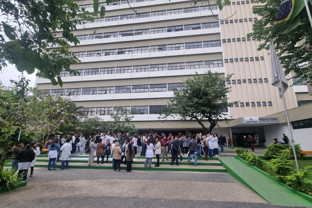 Médica agredida em UBS Furtado de Menezes reclama de falta de apoio e afirma ter sido comunicada de retorno à UBS do bairro