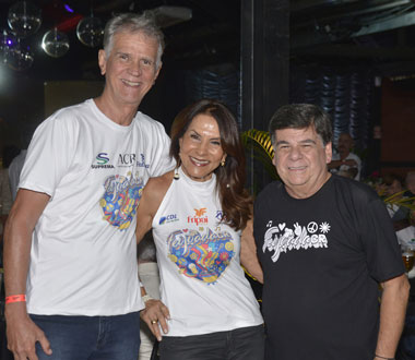 Coluna Cesar Romero – 26 de junho de 2025 5 Wellington Ramos e Jane Marinho com CR WOL8127 Wolmer Monteiro