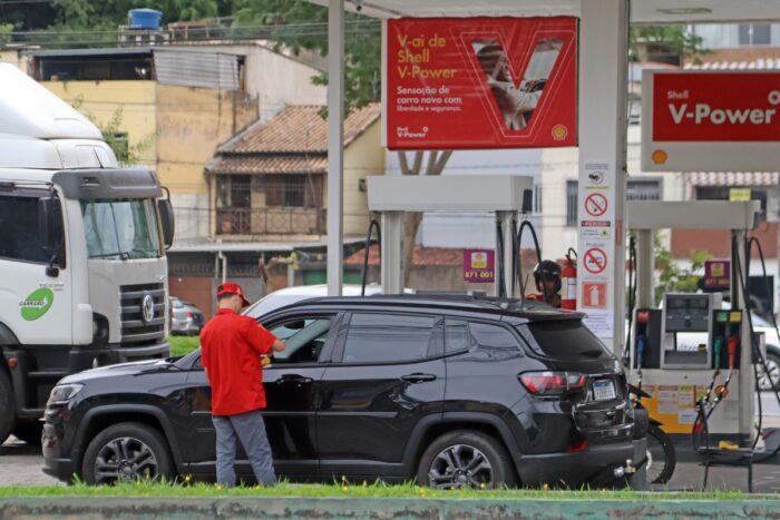 Conflito entre Israel e Irã pode elevar o preço do petróleo e impactar a economia nacional